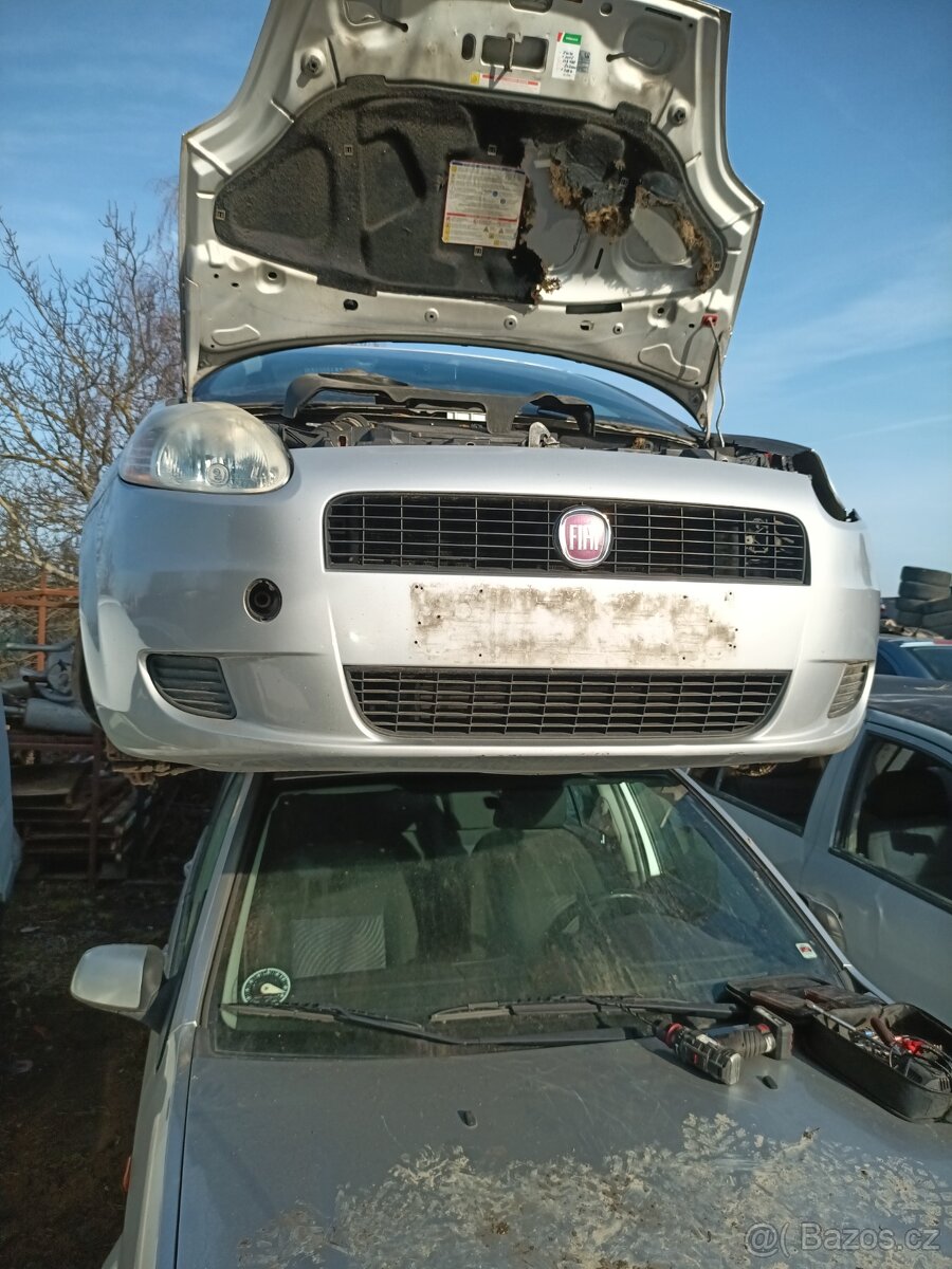 Prodám přední nárazník Fiat Grande Punto - 6