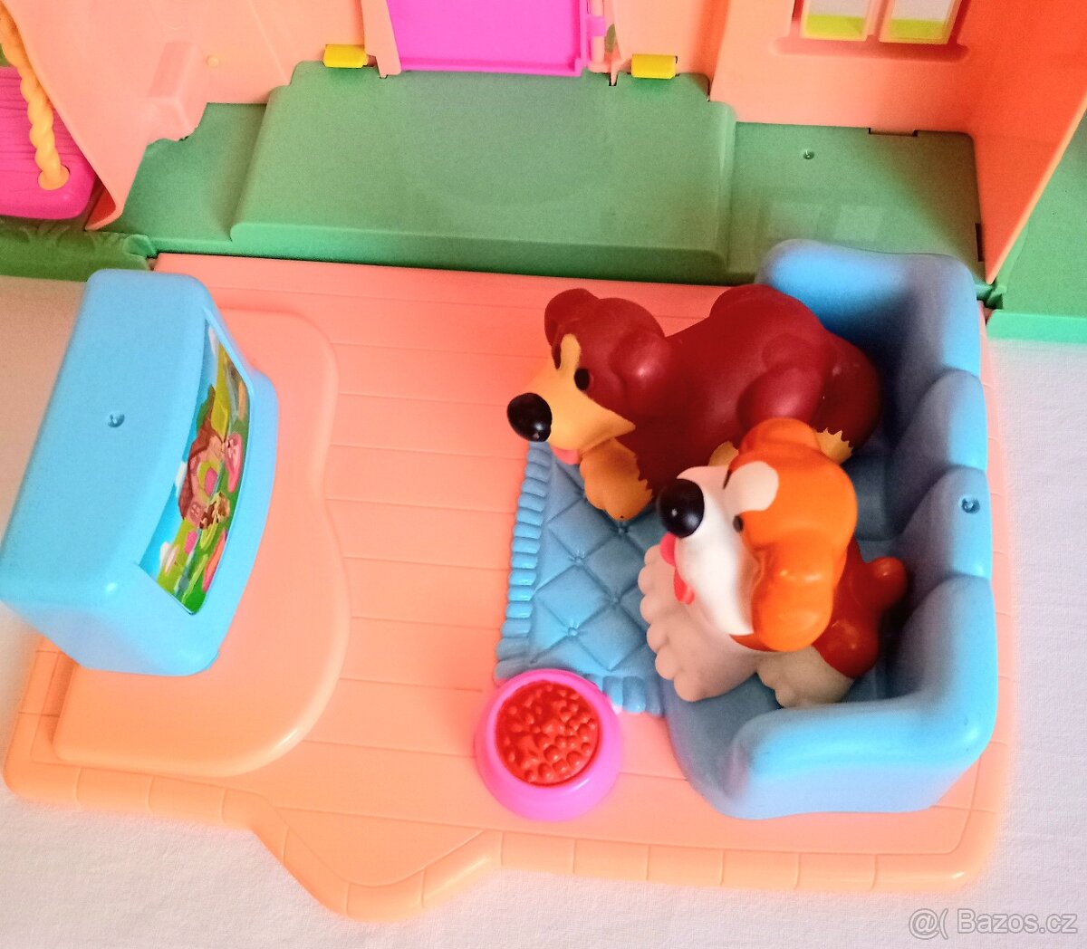 Domeček + sada 6-ti figurek pejsků - 6