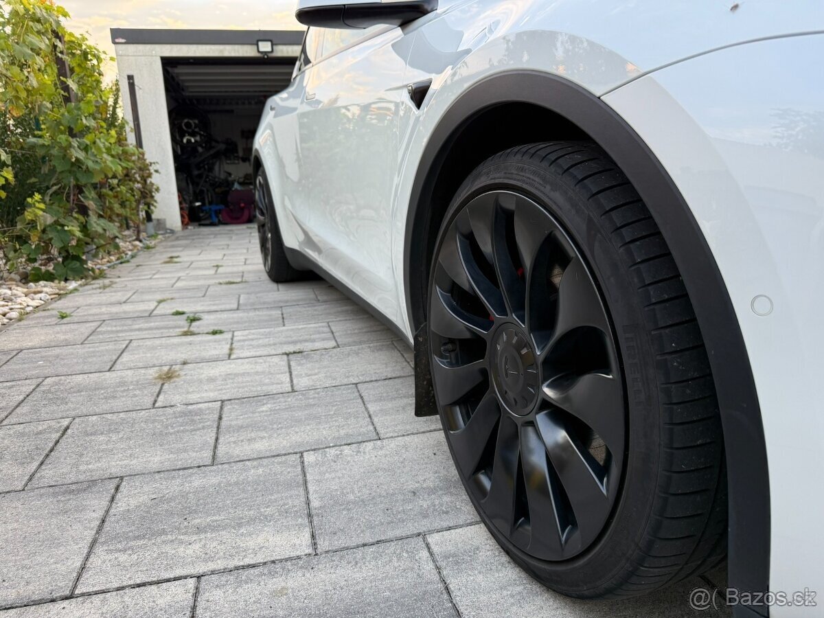 Tesla model Y Performance 10/2022 , 393 KW - 6
