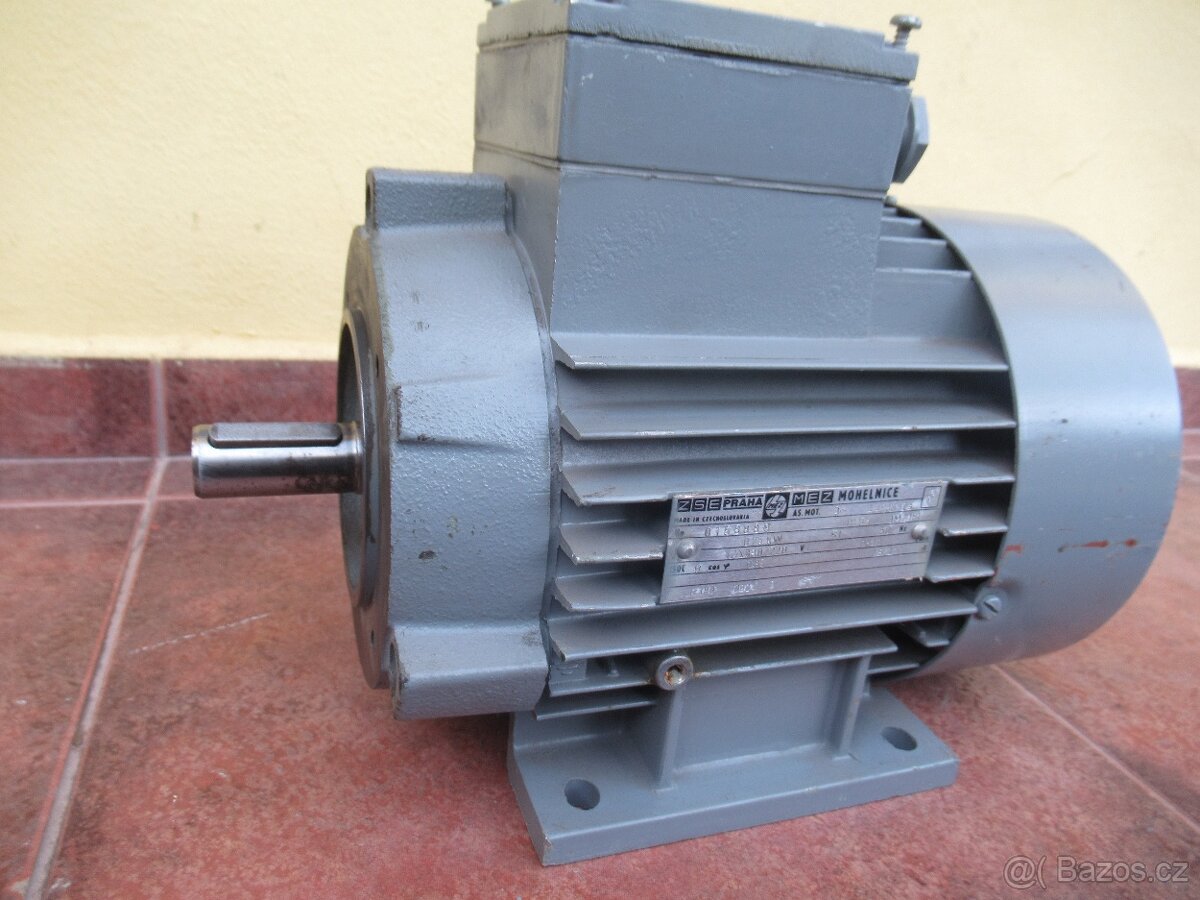 NEPOUŽITÝ patkový elektromotor s přírubou 380V.0,75kw-2870ot - 6