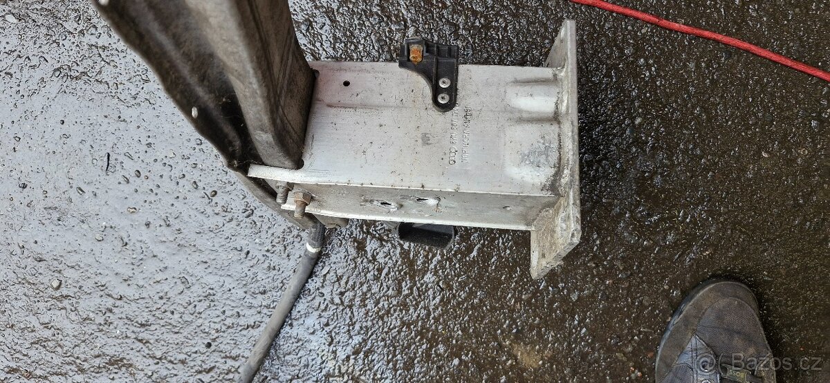 Vyztuha predniho narazniku audi A4 B8 8K face lift - 6