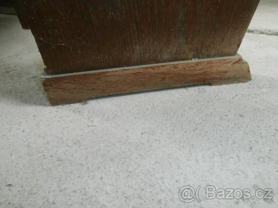 Stoly, dřevěné staré psací stoly, psací lavice po 900 kč - 6