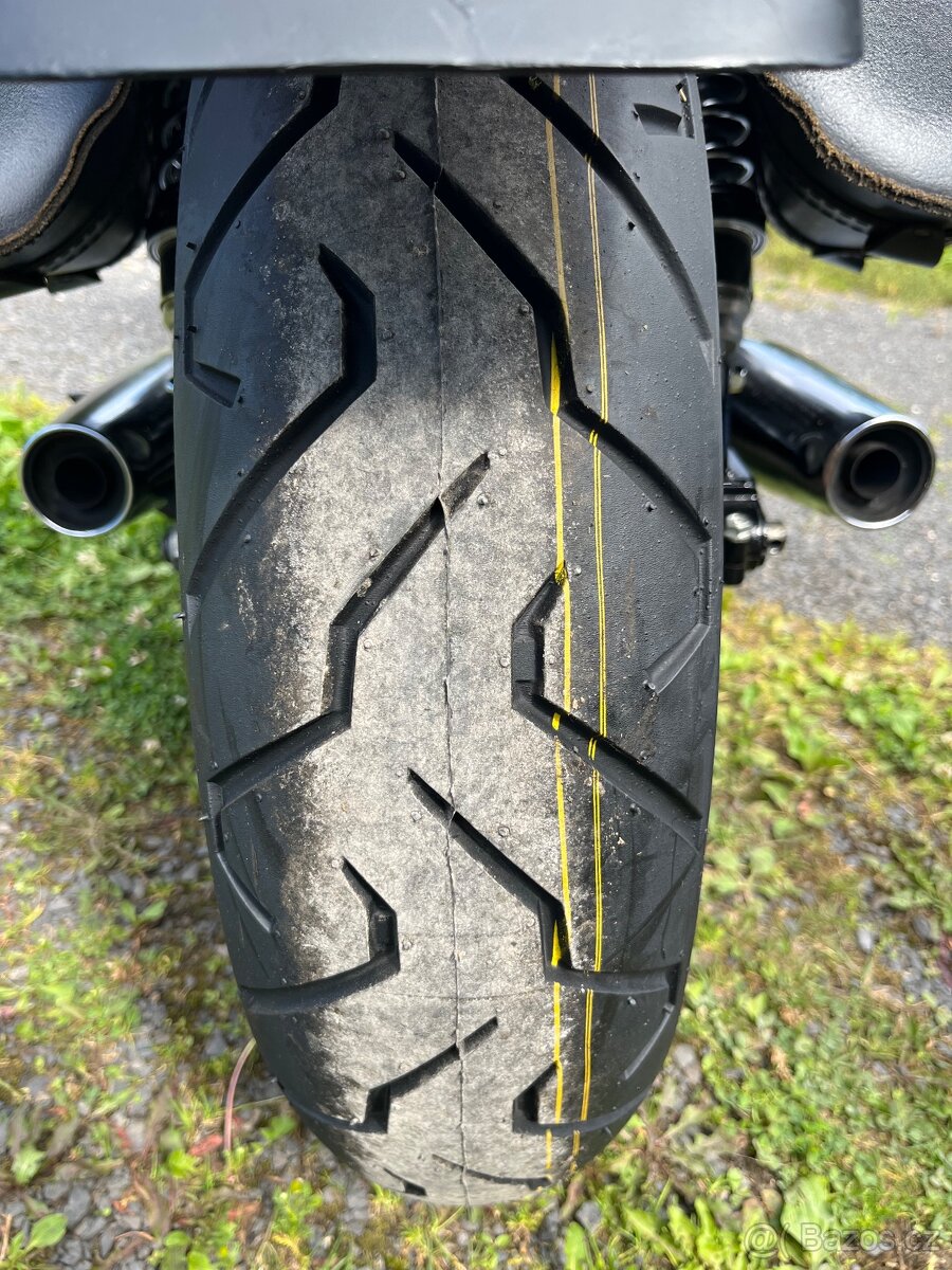 Honda VF 700 Magna - 6