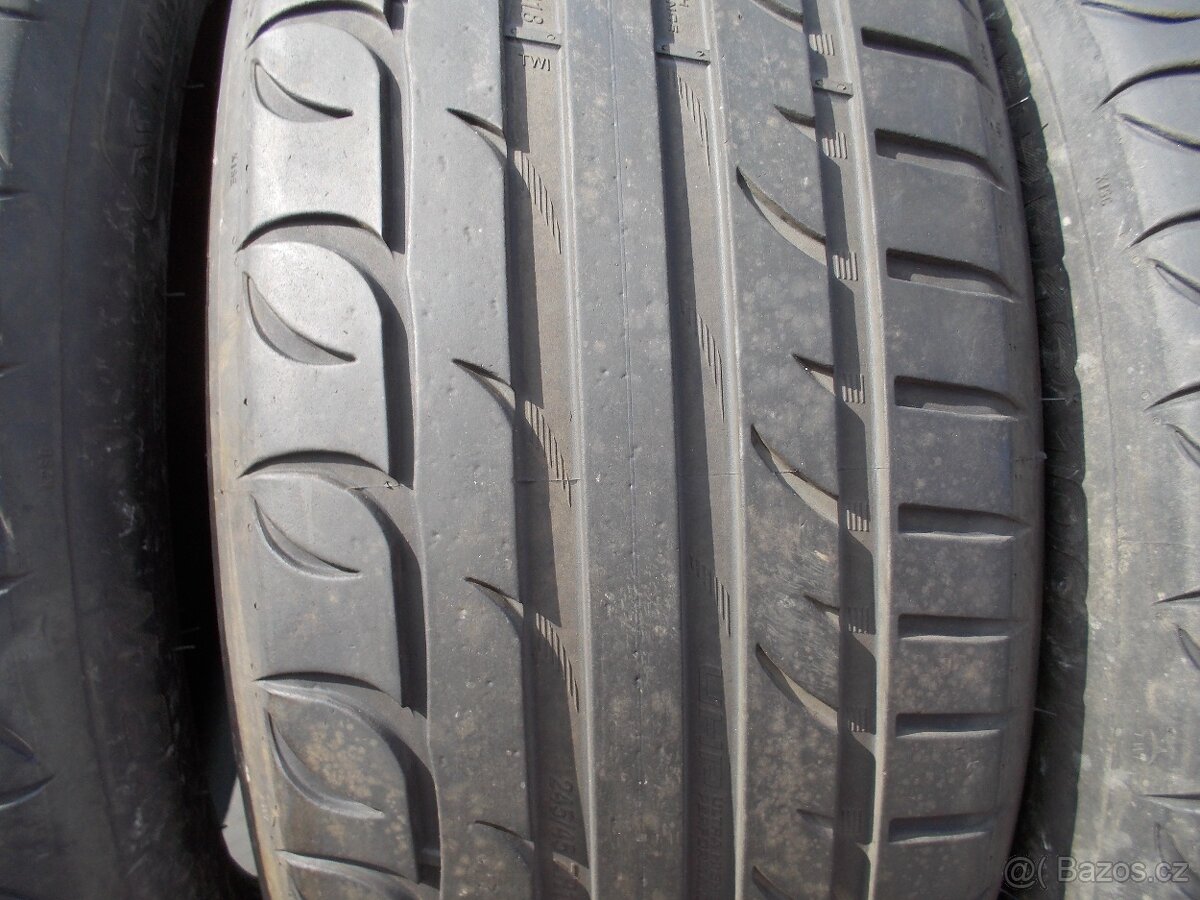 Pneu 245/45R18 100W - 6