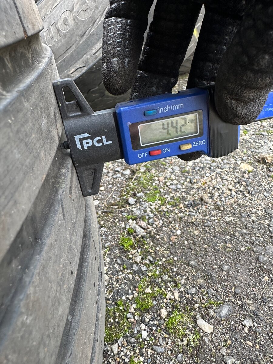 Pneumatiky 255/45R19 - 6