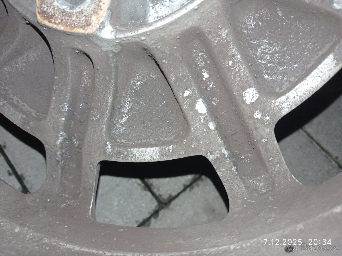 Zimní komplet al kola 16" ORIGINAL NISSAN X-Trail - 6