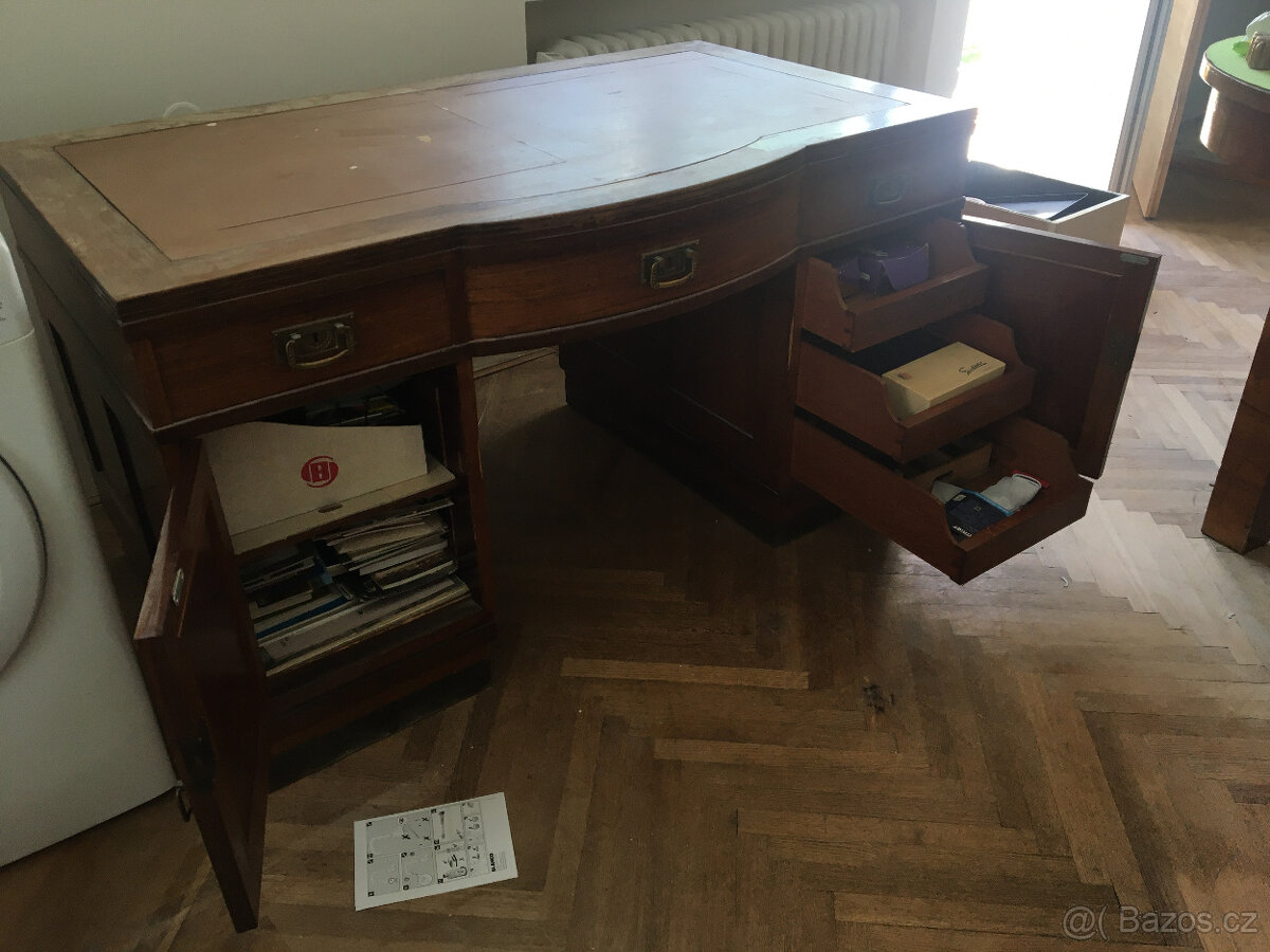Ředitelský psací stůl - 6