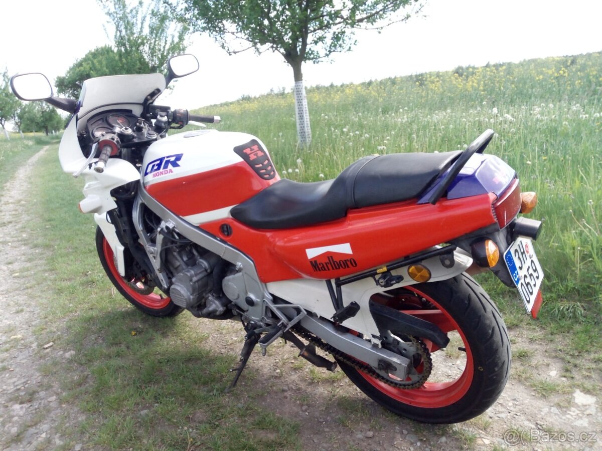 Honda CBR - 6
