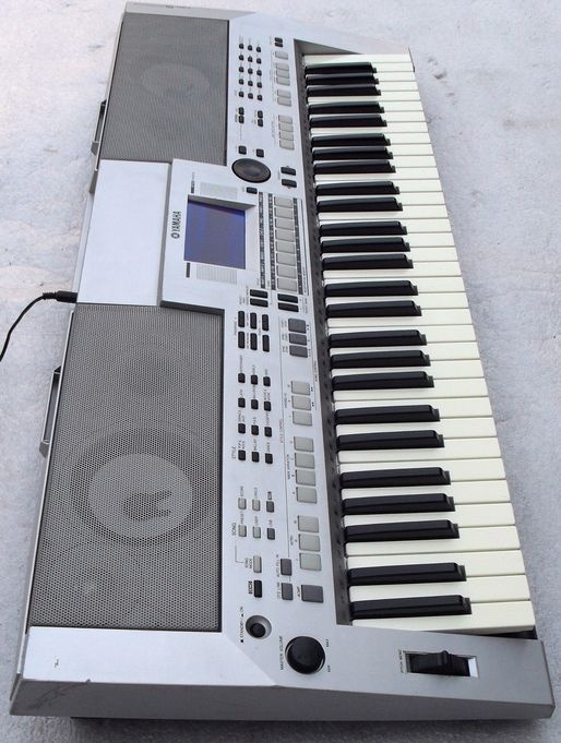 Yamaha PSR S550 - 6