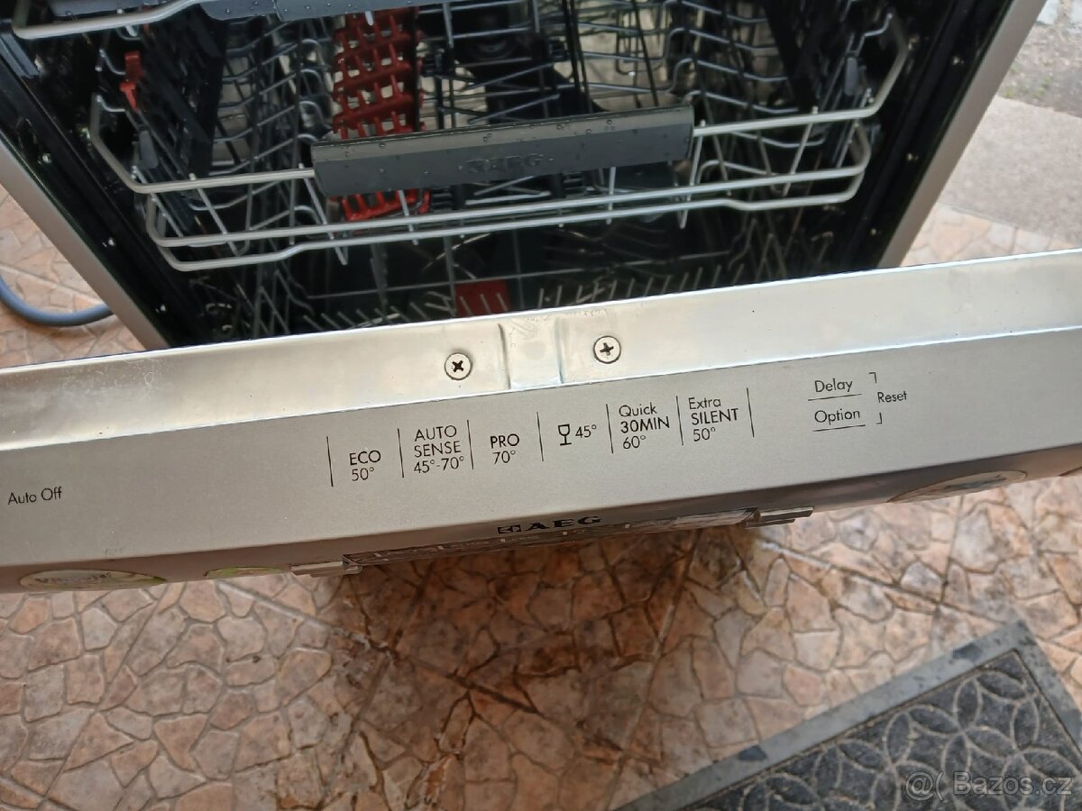 Prodám myčku Aeg favorit F66702MOP - 6