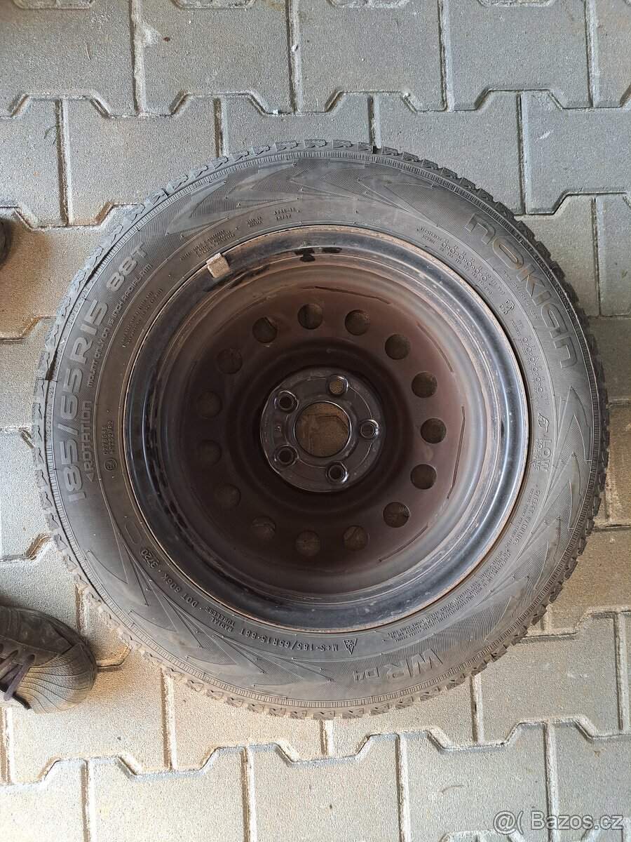 85/65 R1 zimni + ALU disky - 6