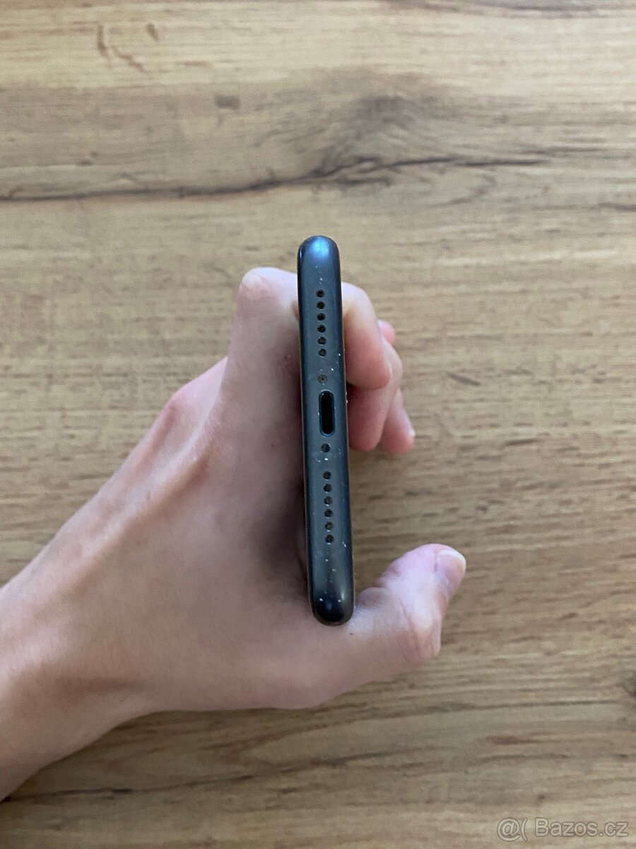 iPhone 11 128 GB - TOP STAV - 6