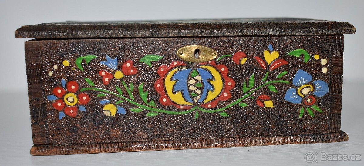 Stará rustikální dřevěná kazeta - 6