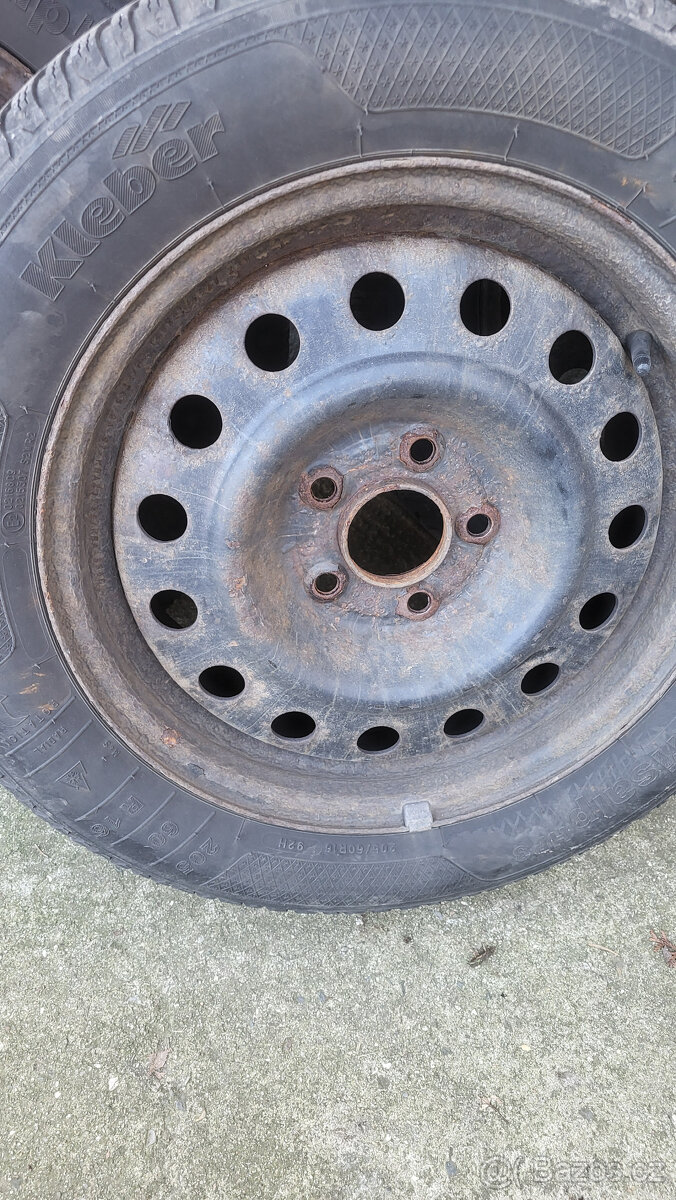 Zimni penu 205/60 R16 - 6