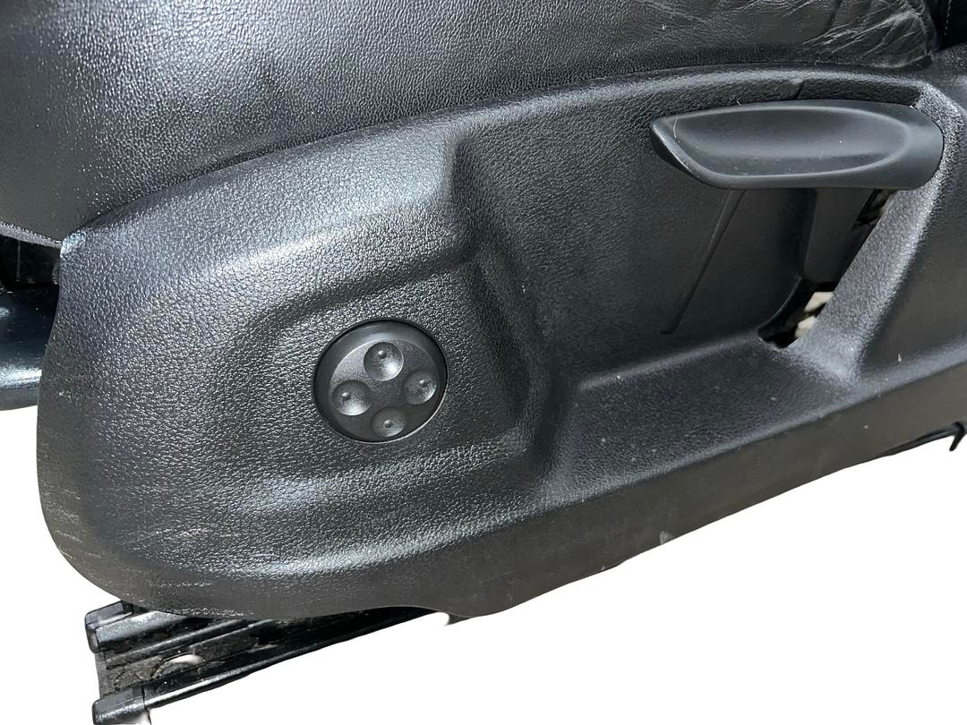 S-Line sedačky černá kůže Audi Q5 8R S-Line r.v. 2010 - 6