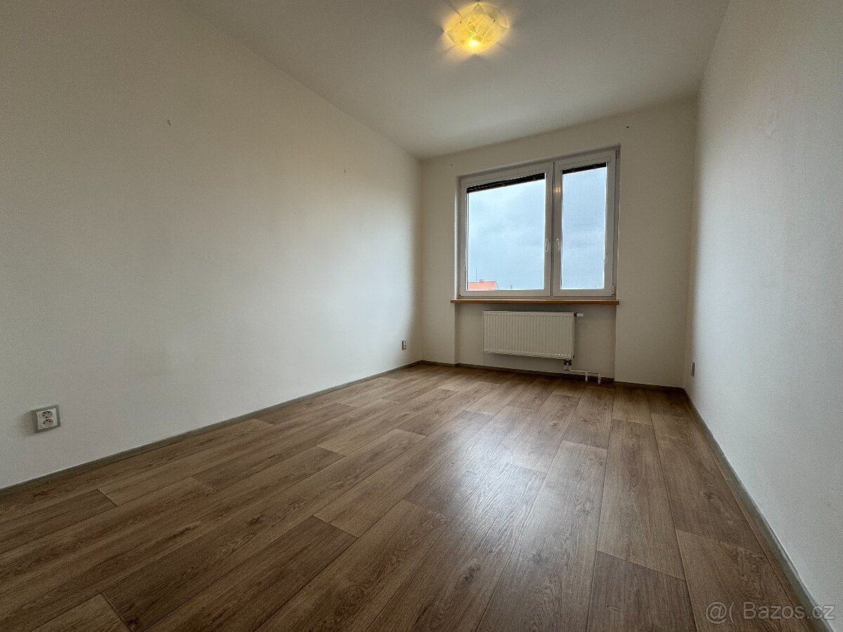 Pronájem bytu 3+1 68 m² Rožkova, Pardubice - 6