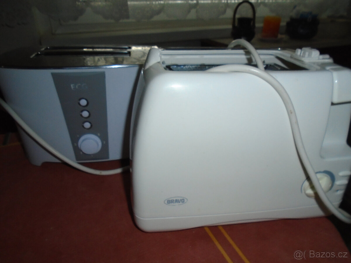 Prodám starší rychlovarné konvice,topinkovače - 6