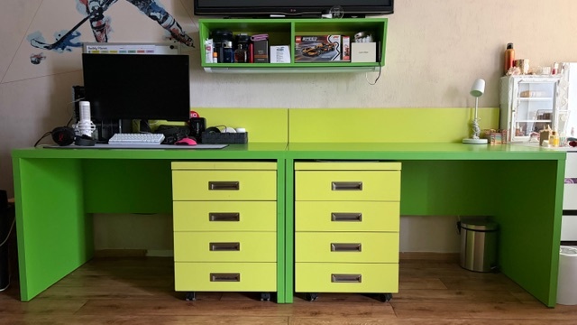 DĚTSKÝ POKOJ, PATROVÁ POSTEL, SKŘÍŇ, DVA PSACÍ STOLY - 6