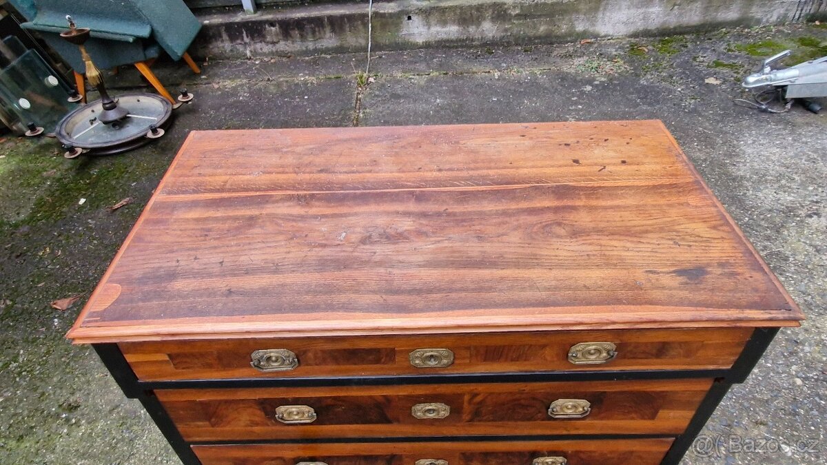 STAROŽITNÁ KOMODA- 19 STOL - 6