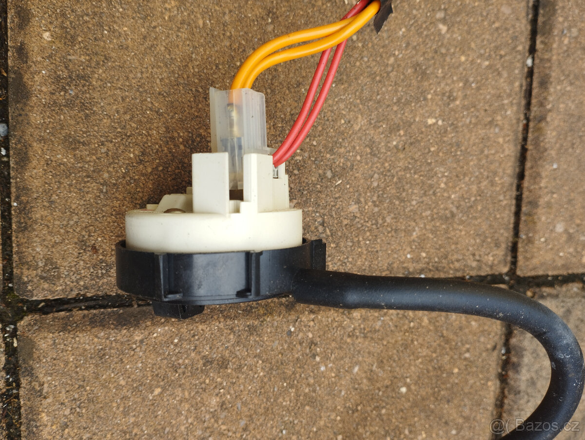 Pračka Whirlpool AWT5108/4 – 1000 - 6