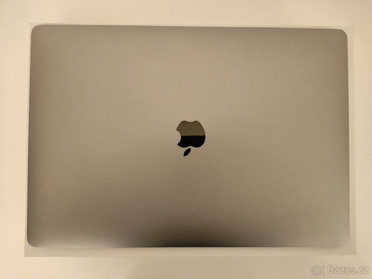 MacBook Pro 15 2016 | i7 • 16GB • 1TB SSD - 6