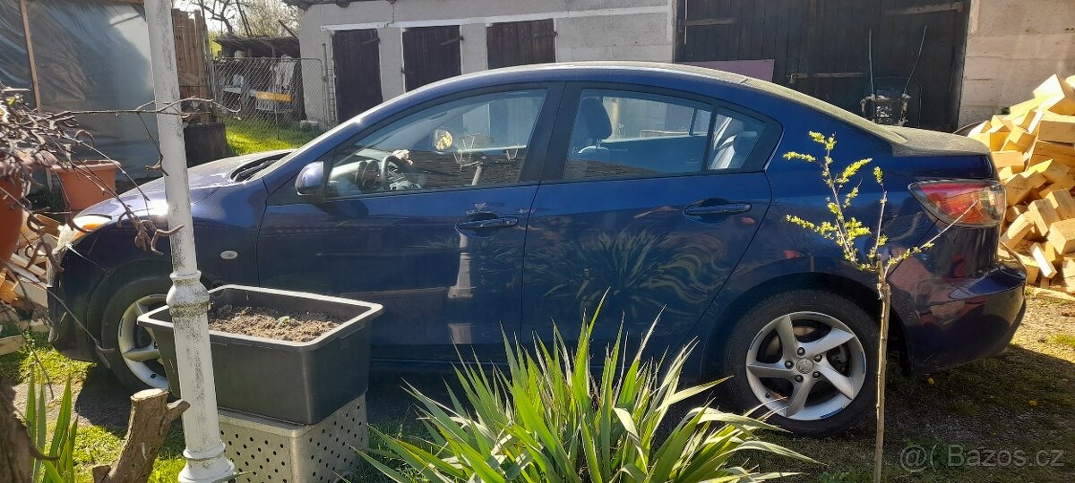 Mazda 3 AA Sedan modrá - 6