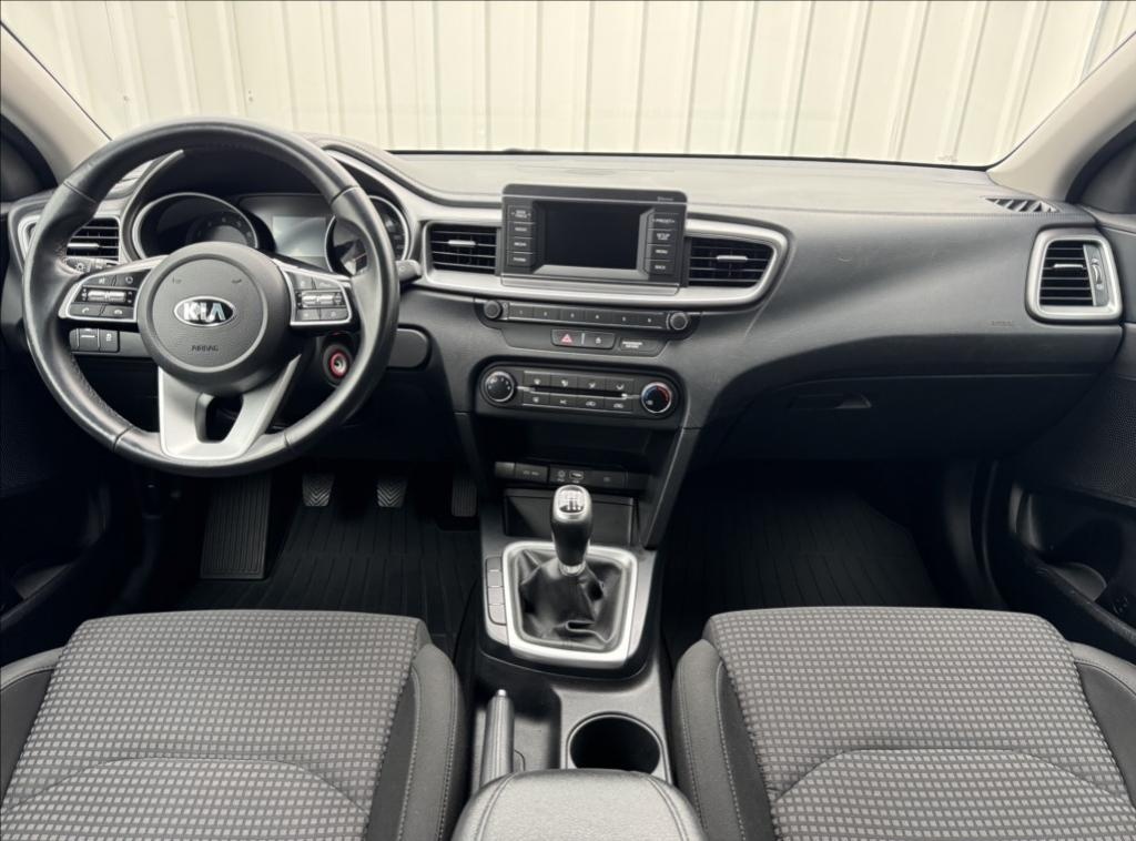 Nabízím Kia Ceed 1,4 i,Cool,původ ČR,1.maj,DPH - 6