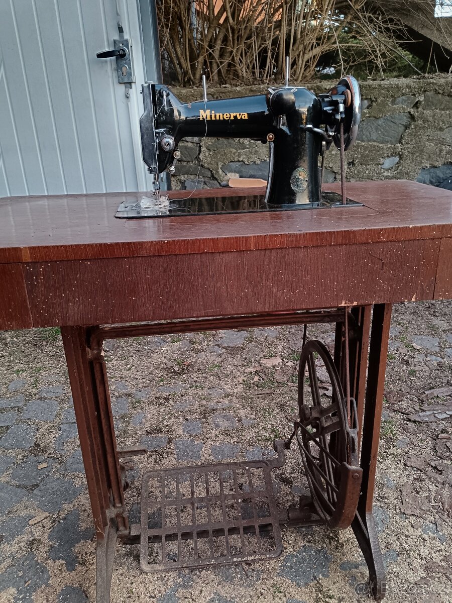 Prodám šlapací šicí stroj Minerva - 6