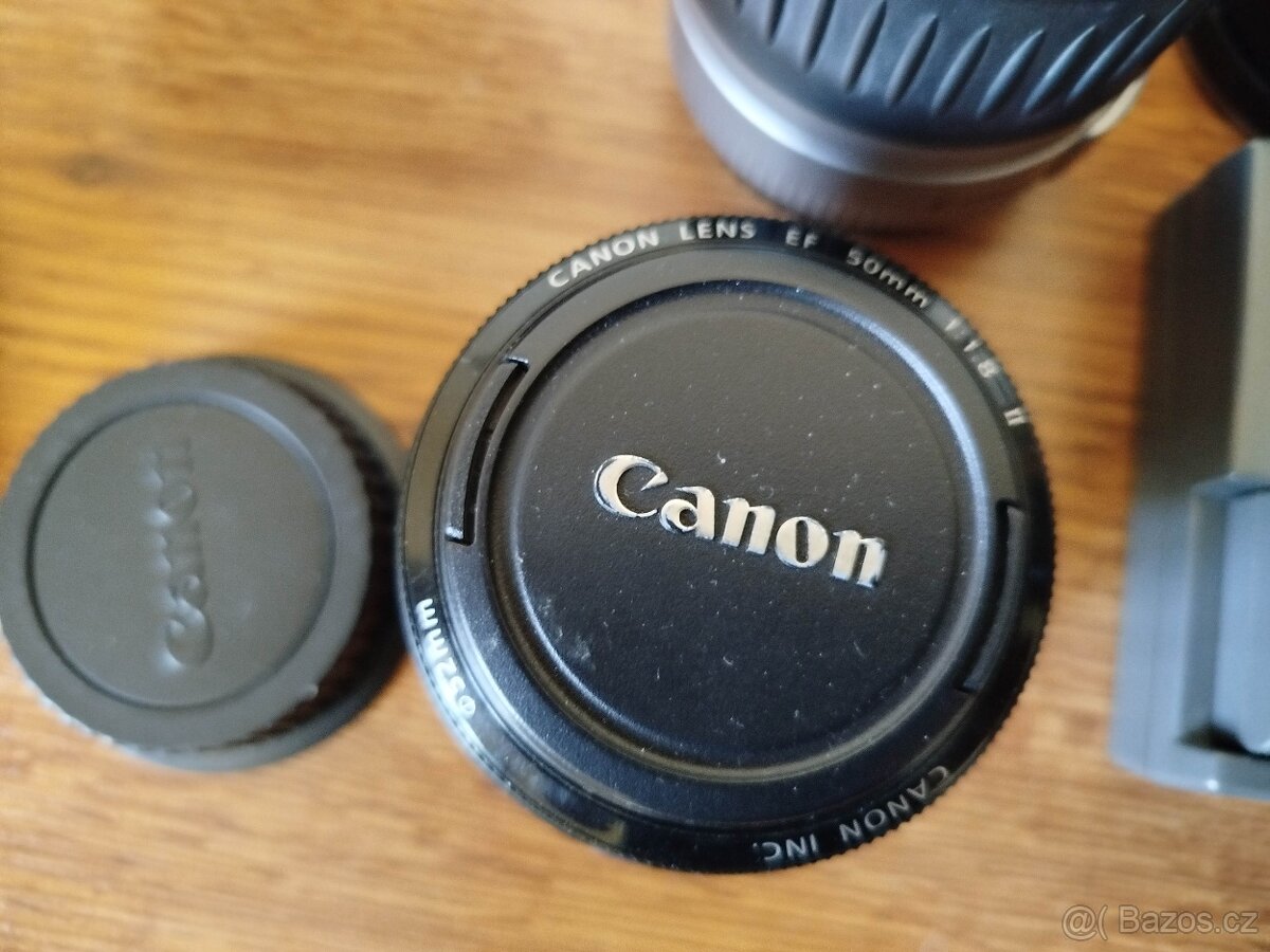 EOS350d s příslušenstvím a brašnou - 6