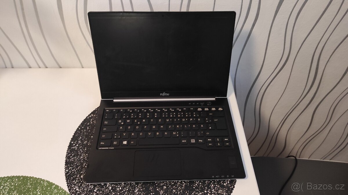 FUJITSU Lifebook U722 - 6