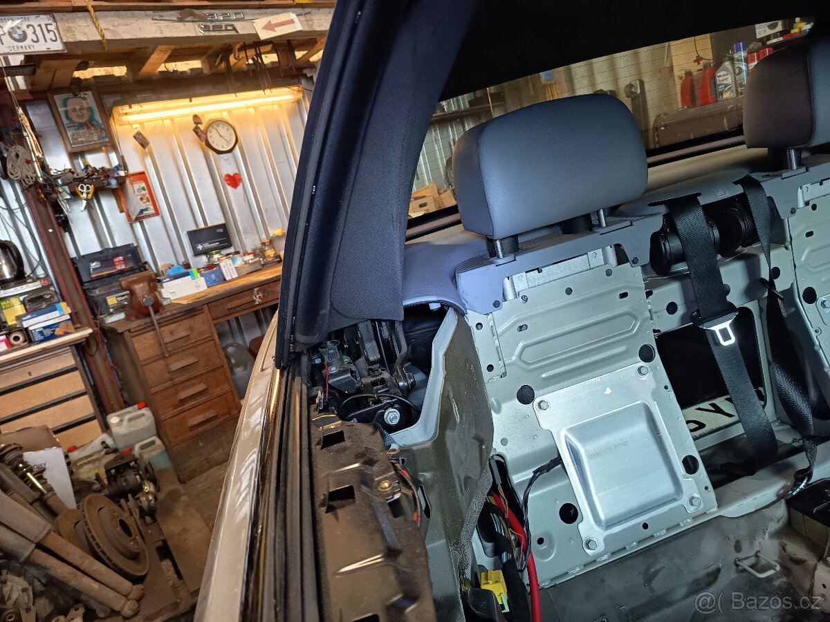 BMW E46 MODRÁ STŘECHA CABRIO - 6