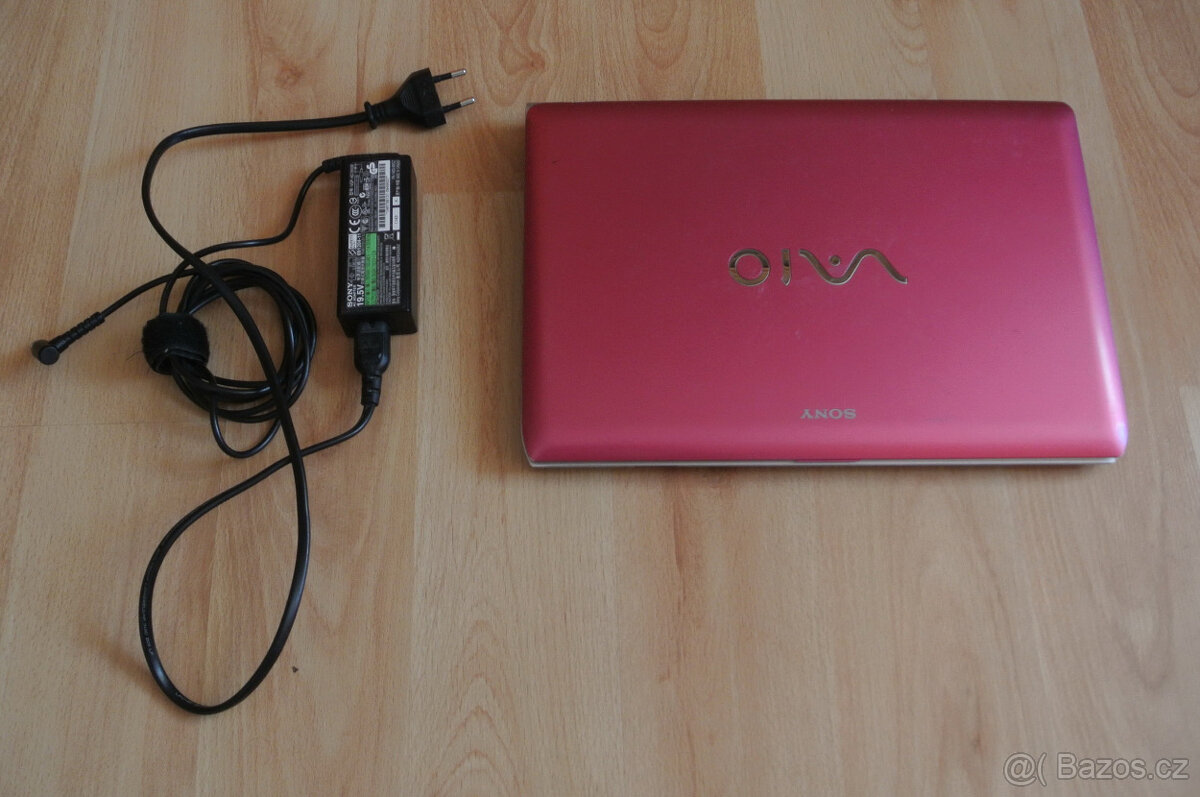 Notebook Sony Vaio, 4GB RAM/500GB HDD, grafika Radeon, Win10 - 6