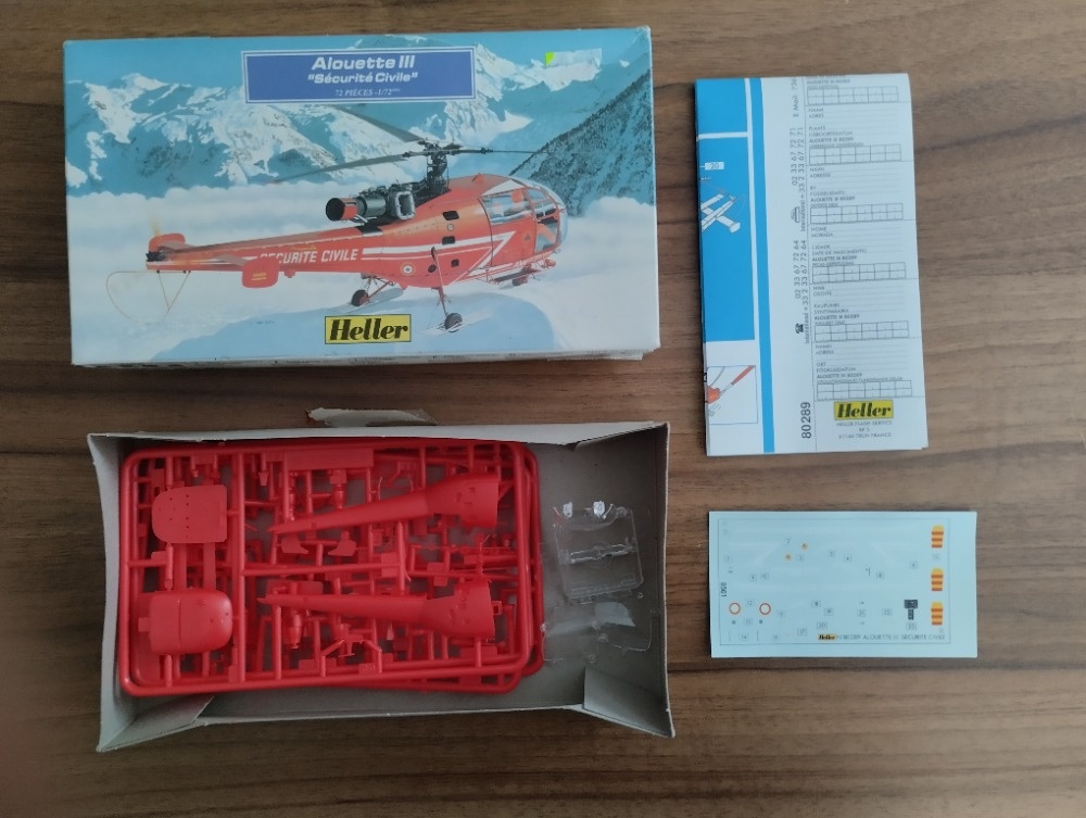 Modely letadel , dopraváky, vrtulníky,plastové stavebnice. - 6