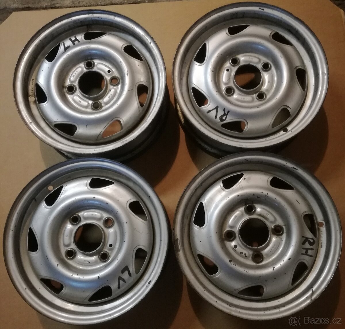 Sada plechových disků Ford - 6