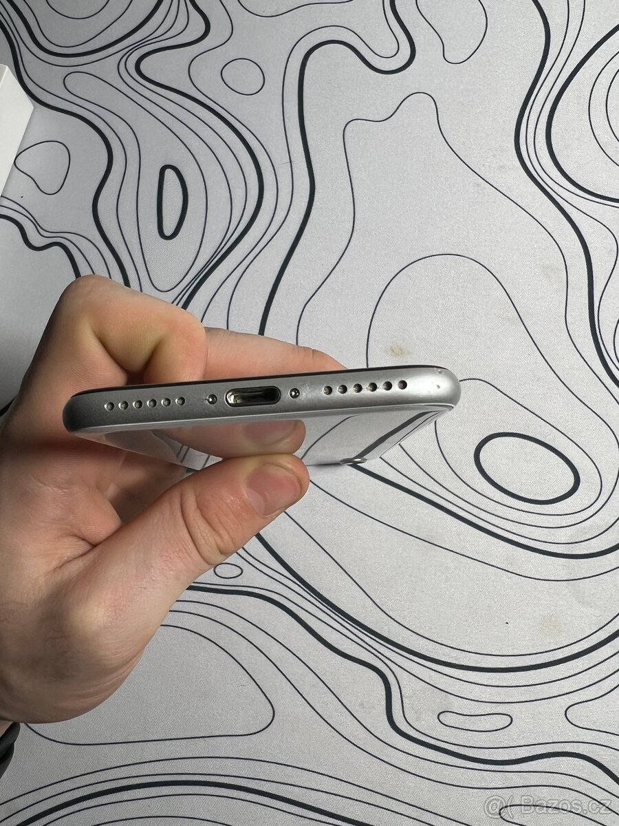iPhone SE 2020 64GB - 6