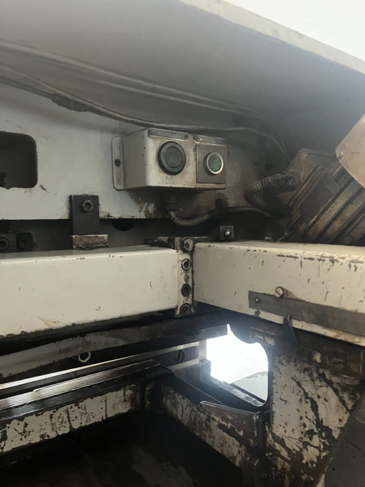 Tabulové nůžky Wafao NG-2500/5A - 6