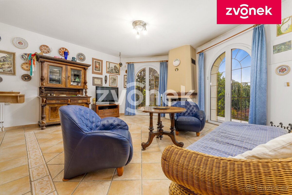 Rodinný dům 4+1 s garáží a bazénem, Pozlovice - 6