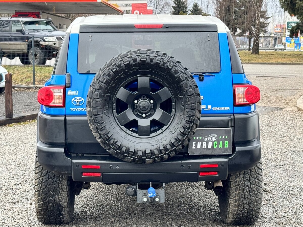 Toyota FJ Cruiser 4.0 - 6