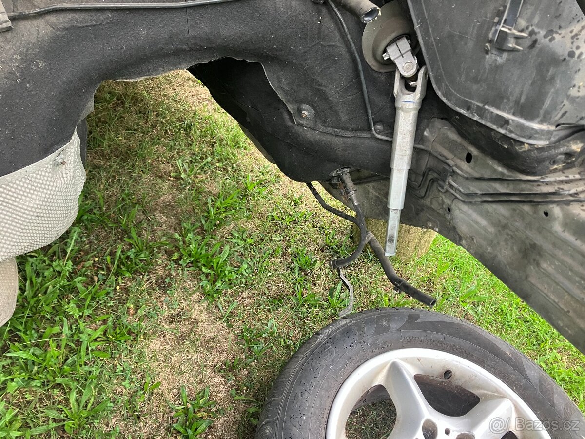 díly na BMW X3 E83 r.v. 2005 komplet plechy, dále dle popisu - 6