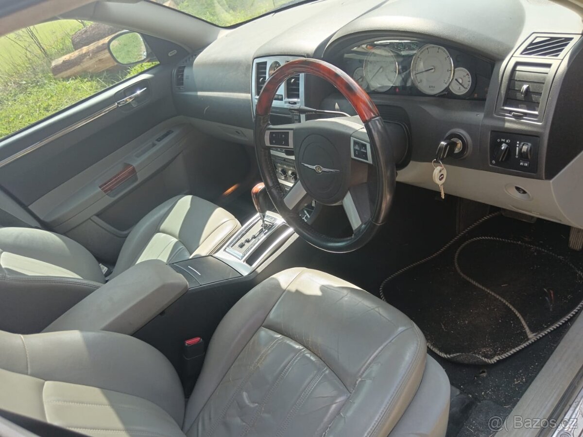 // CHRYSLER 300C SEDAN 3.0 CRD 2008 // DÍLY - 6