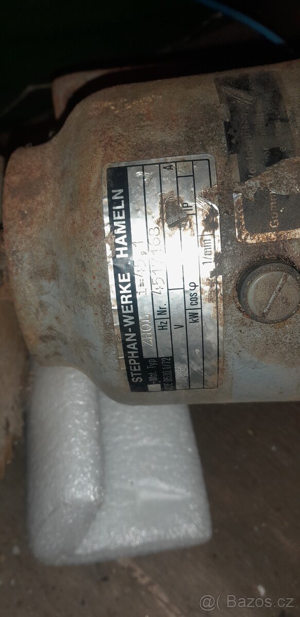 Elektromotor s převodovkou ,variátor - 6