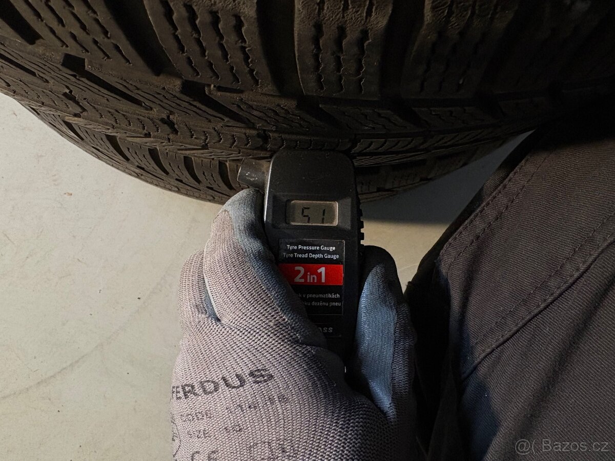 Zimní pneu Continental 215/55R17 - 6