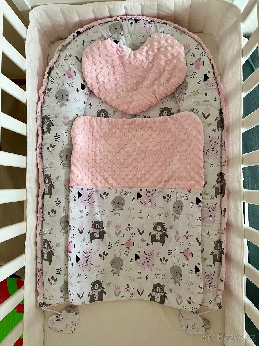 Růžové hnízdečko s polštářkem a peřinkou Minky - 6