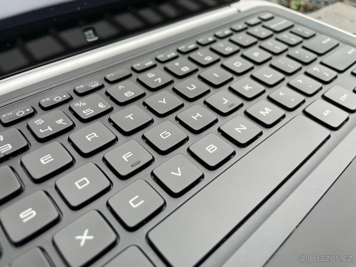 svižná dotykovka s otočným FullHD LCD - Dell XPS 12 - 6