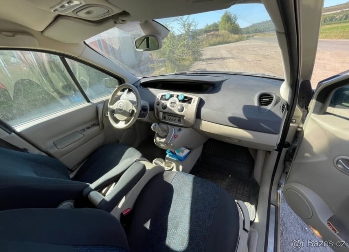 Renault Scénic 1.6 - 6