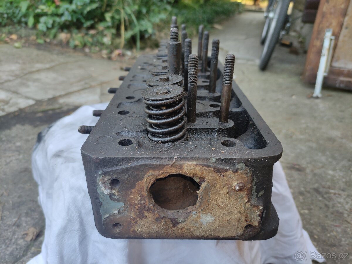 Hlava motoru Škoda 1089ccm - 6
