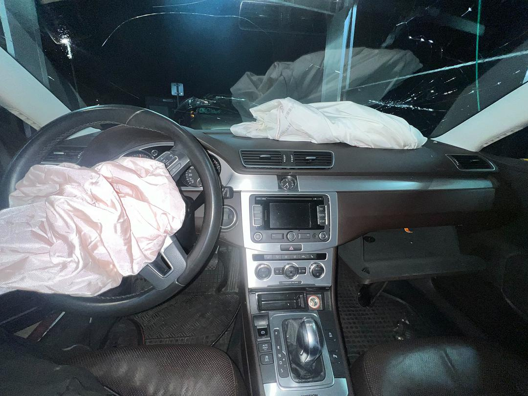 Veškeré náhradní díly VW Passat B7 kombi 2012 CFGB NMC LB8R - 6