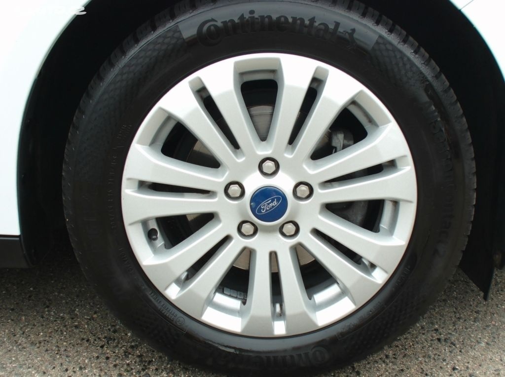 Ford Focus 1,6 16V vyhřív.sed,park.kamera,AndroidAuto,92kw - 6