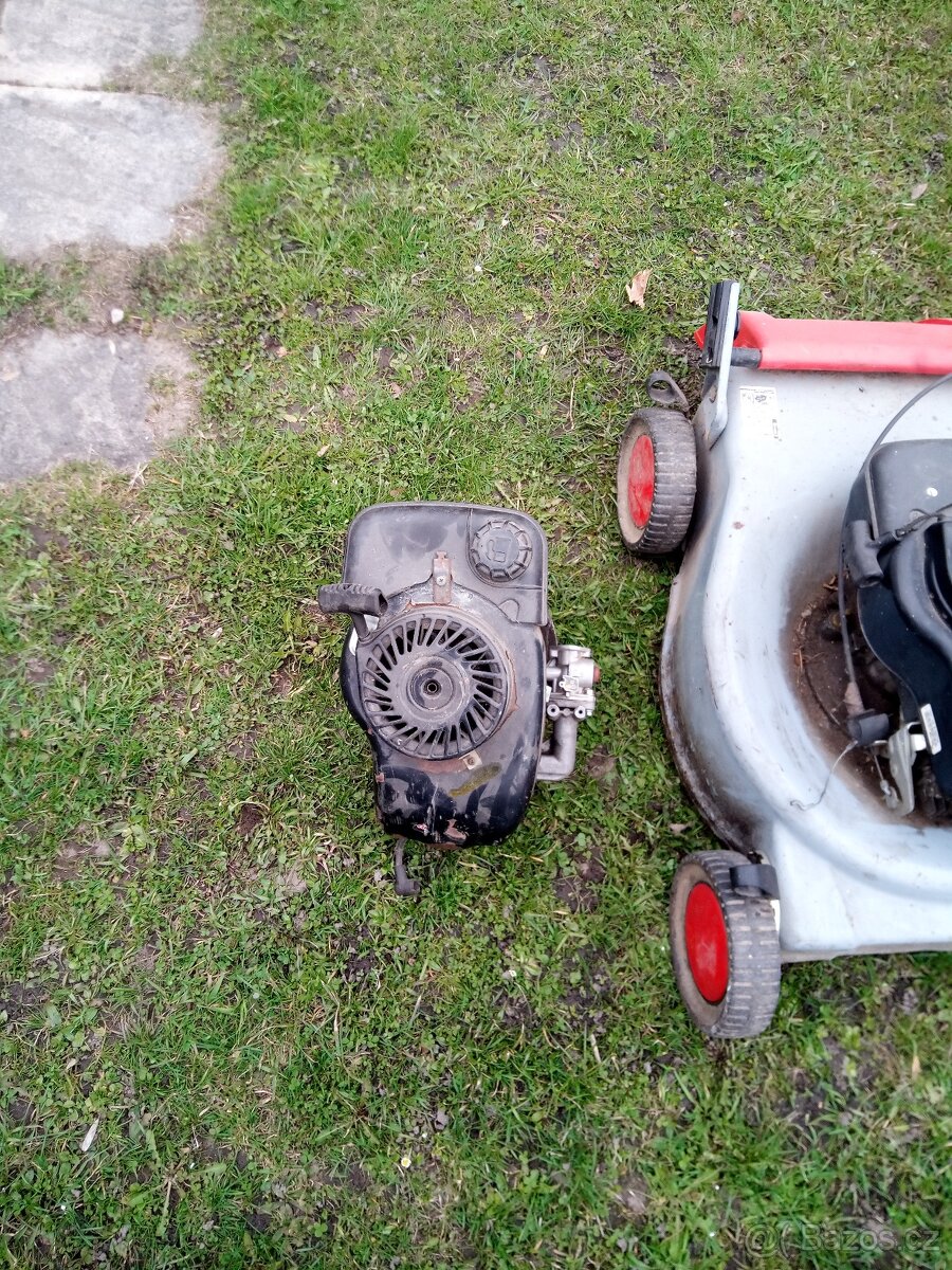 Dvě plně funkční sekačky plus ND - 6