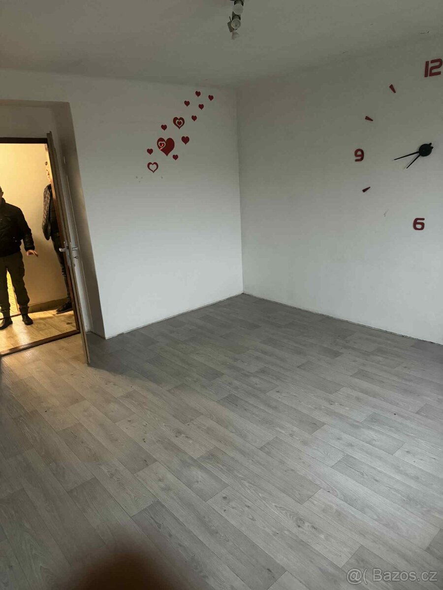 byt 2+ 1 se zahradkou , pro pracujici i Cizince - 6